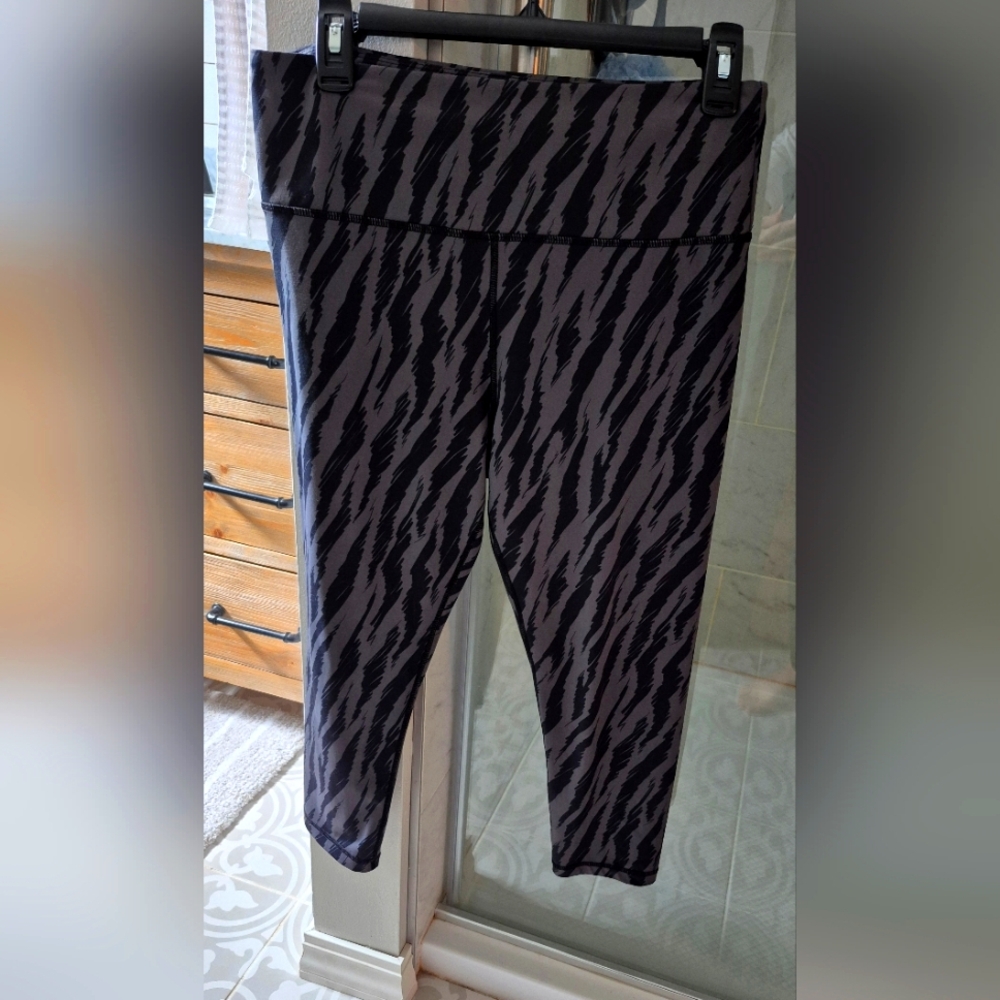 ZYIA Black and Gray Active Leggings